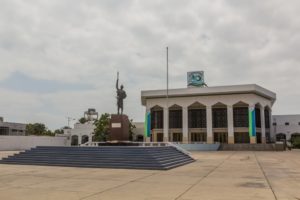 Monument aux Martyrs devant le Palais du Peuple à Djibouti, capitale de Djibouti